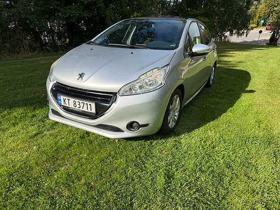 Peugeot 208 14 of 15