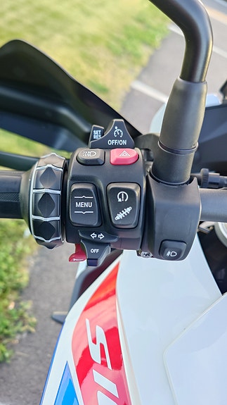 BMW S 1000 XR 11 of 13