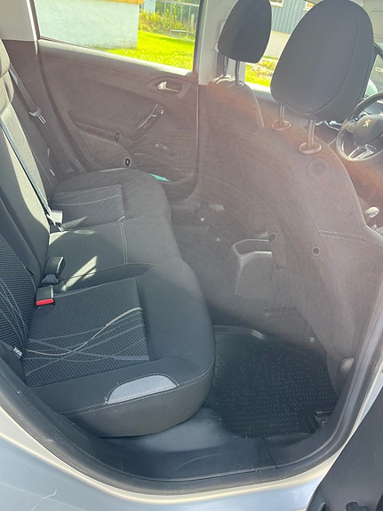 Peugeot 208 7 of 13