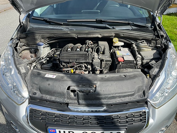 Peugeot 208 13 of 13