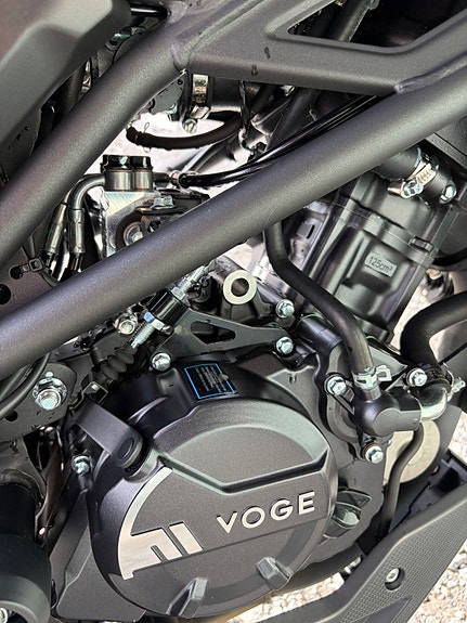 VOGE 125 R 3 of 8