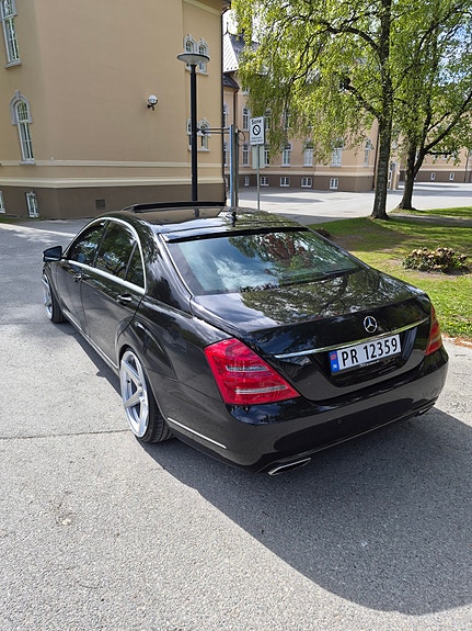 Mercedes-Benz S250 6 of 18