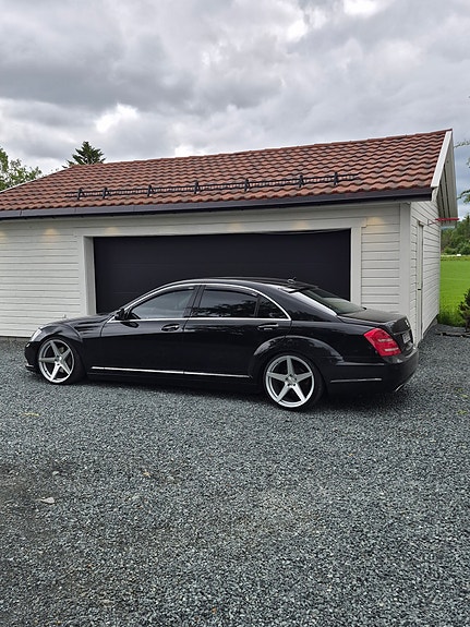 Mercedes-Benz S250 4 of 18