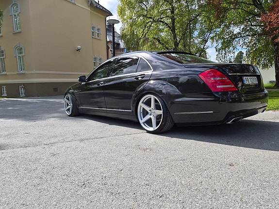 Mercedes-Benz S250 5 of 18