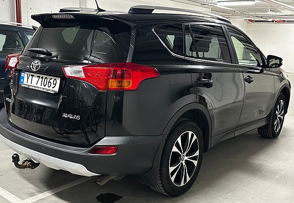 Toyota RAV4 5 of 12