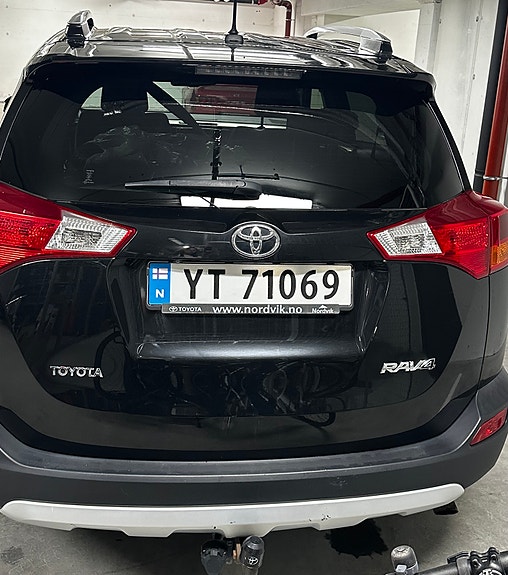 Toyota RAV4 6 of 12
