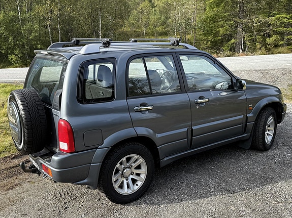 Suzuki Grand Vitara 5 of 18