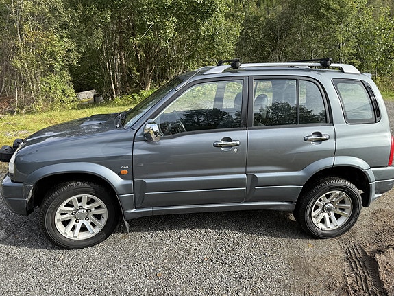 Suzuki Grand Vitara 3 of 18