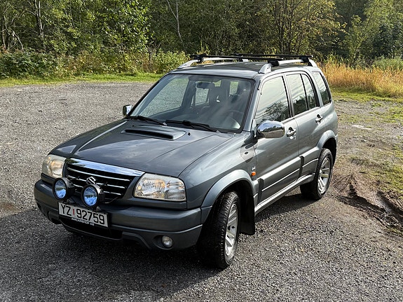 Suzuki Grand Vitara 2 of 18