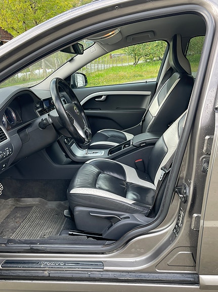 Volvo V70 8 of 10