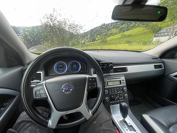 Volvo V70 7 of 10