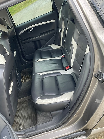 Volvo V70 9 of 10