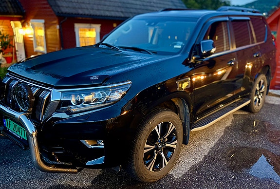 Toyota Land Cruiser 3 of 27