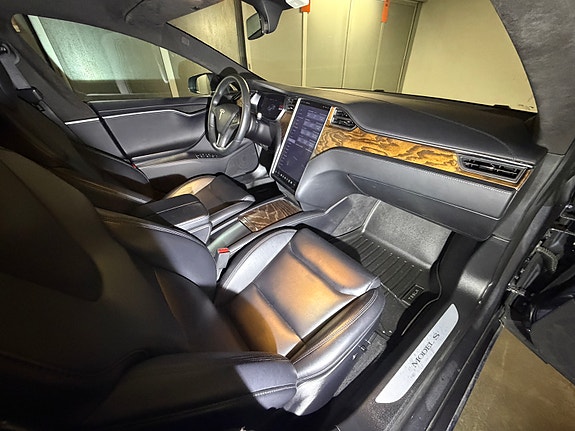 Tesla Model S 30 of 30