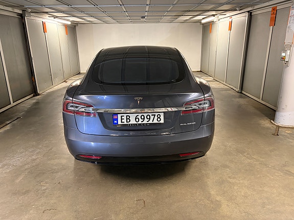 Tesla Model S 11 of 30
