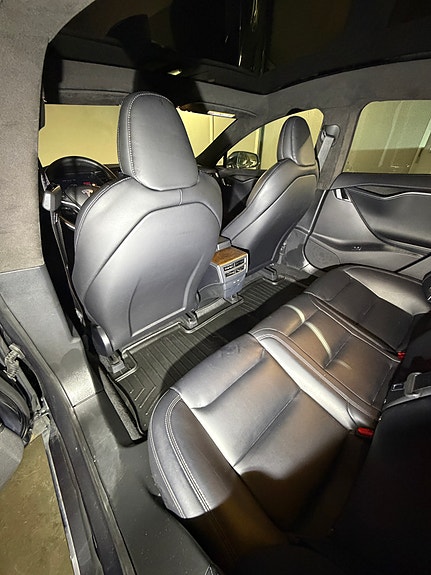 Tesla Model S 23 of 30