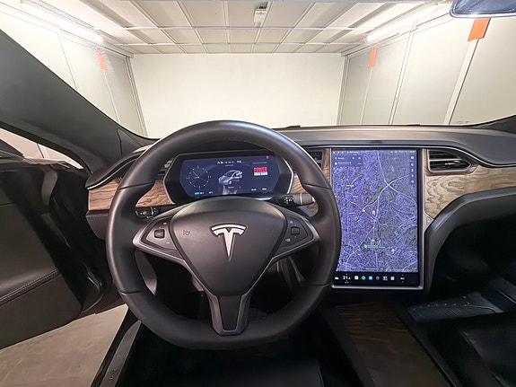Tesla Model S 27 of 30