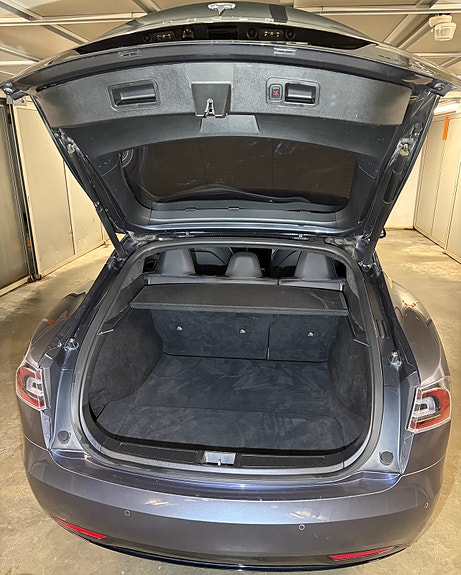 Tesla Model S 13 of 30