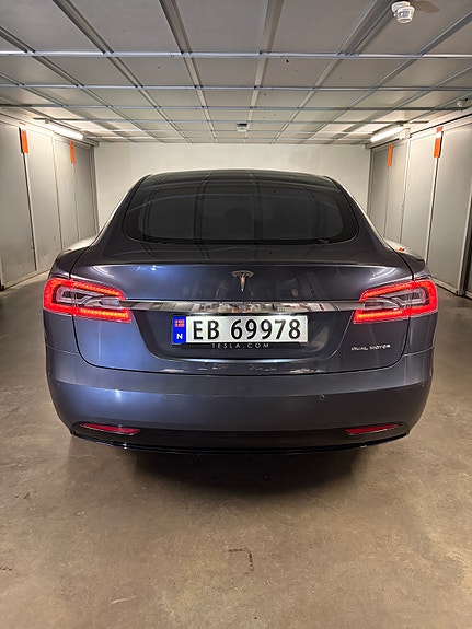 Tesla Model S 3 of 30