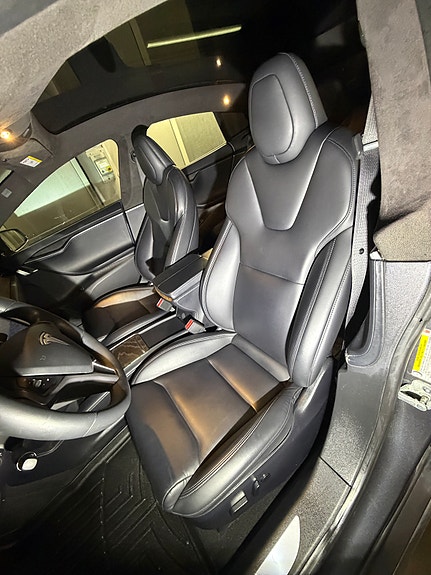 Tesla Model S 26 of 30