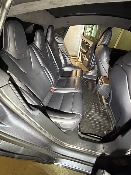 Tesla Model S 19 of 30