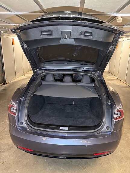 Tesla Model S 12 of 30