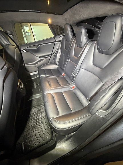 Tesla Model S 22 of 30