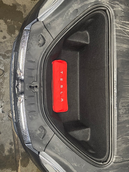 Tesla Model S 16 of 30