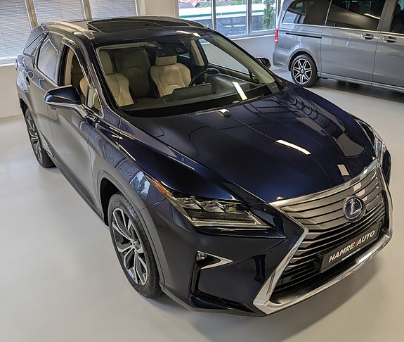 Lexus RX450hL 10 of 30