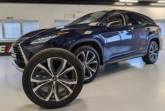 Lexus RX450hL 17 of 30