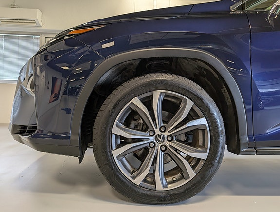 Lexus RX450hL 5 of 30