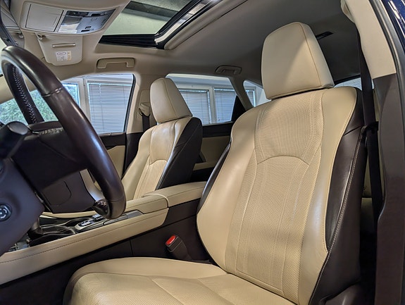 Lexus RX450hL 21 of 30