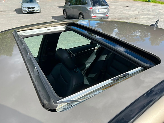 Mercedes-Benz C220 d 2 of 23