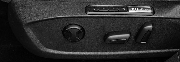 Volkswagen Golf VIII 12 of 30