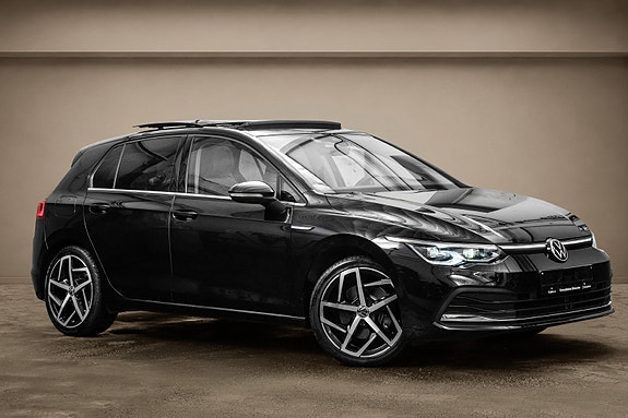 Volkswagen Golf VIII 2 of 30
