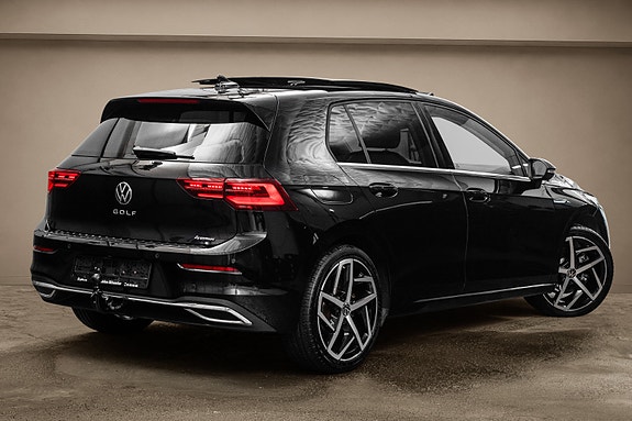 Volkswagen Golf VIII 3 of 30
