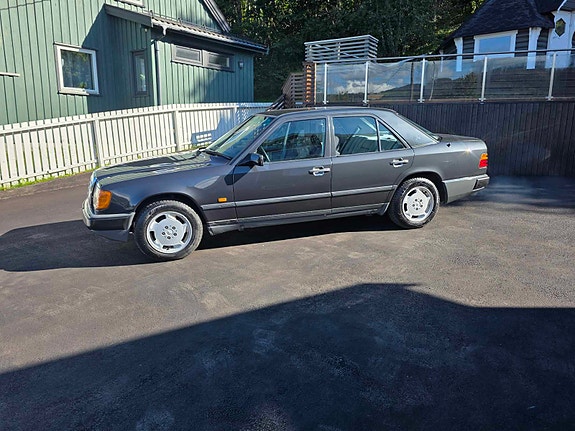 Mercedes-Benz E250 d 4 of 16