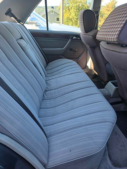 Mercedes-Benz E250 d 9 of 16