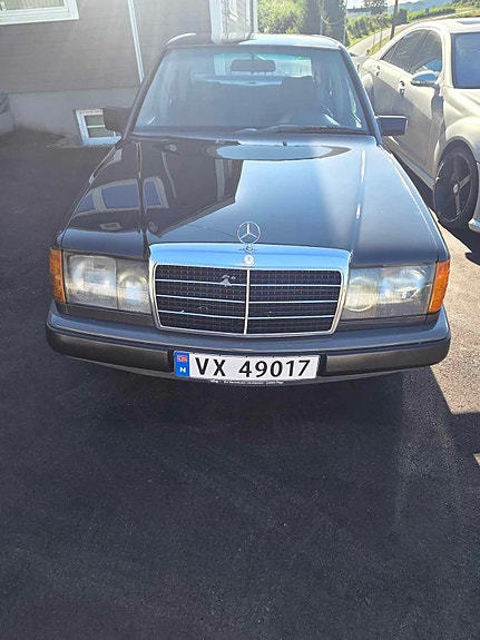 Mercedes-Benz E250 d 14 of 16