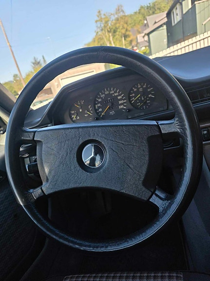 Mercedes-Benz E250 d 11 of 16