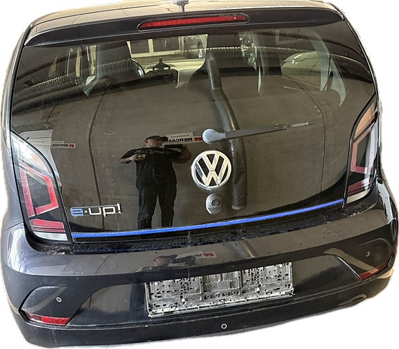 Volkswagen UP! 4 of 6