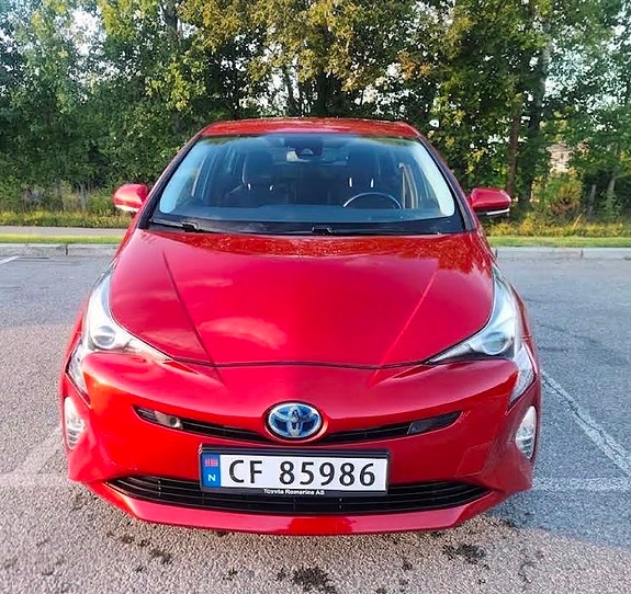Toyota Prius 2 of 24