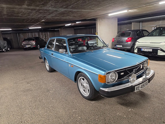 Volvo 140 2 of 30