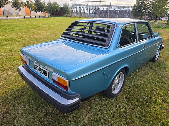 Volvo 140 18 of 30
