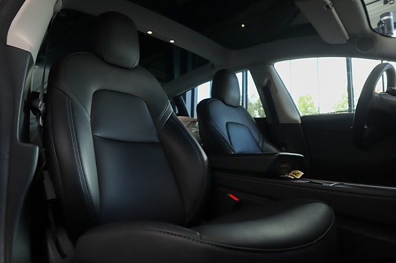 Tesla Model 3 16 of 27