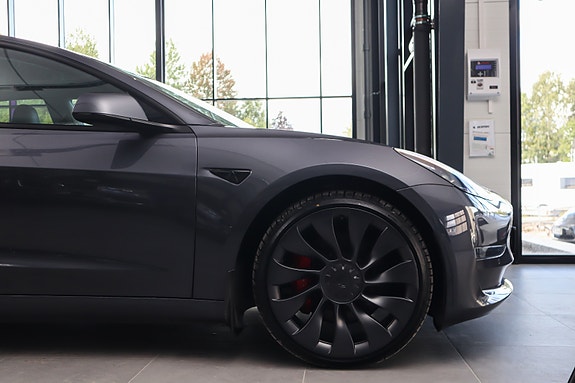 Tesla Model 3 14 of 27