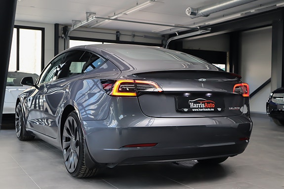 Tesla Model 3 7 of 27
