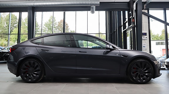 Tesla Model 3 12 of 27