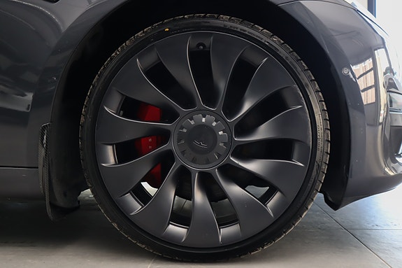 Tesla Model 3 15 of 27