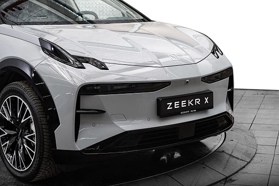 Zeekr X 2 of 21